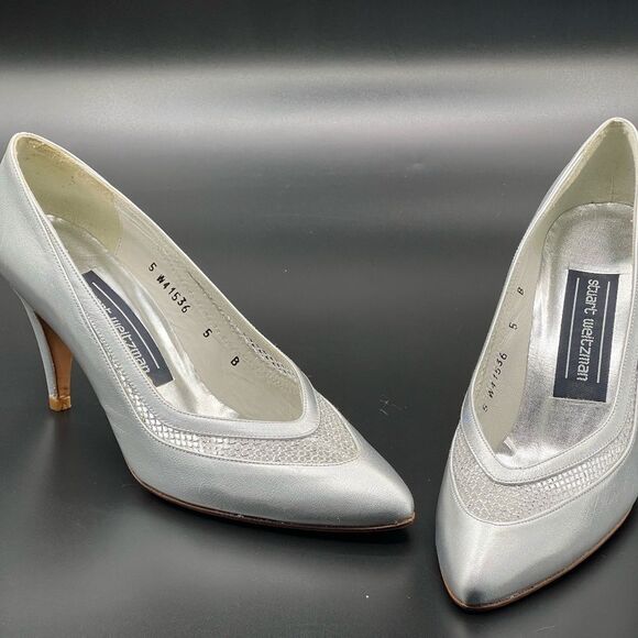 Mint Condition Vintage Stuart Weitzman - Picture 1 of 6